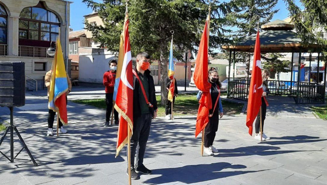 23 Nisan Ulusal Egemenlik ve Çocuk Bayramı Atatürk Parkı'nda Düzenlenen Çelenk Sunma Töreniyle Kutlandı.