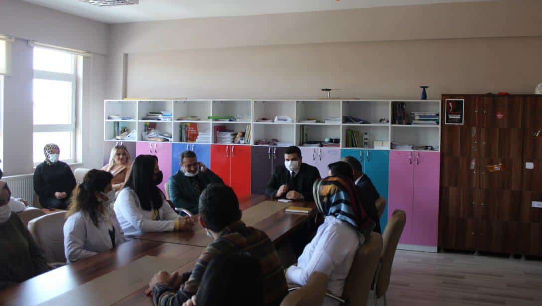 İlçe Kaymakamı Sarız Çok Programlı Anadolu Lisesini Ziyaret Etti.